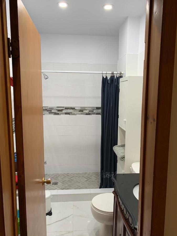 Chambres El Mediterraneo Rooms Монреал Екстериор снимка