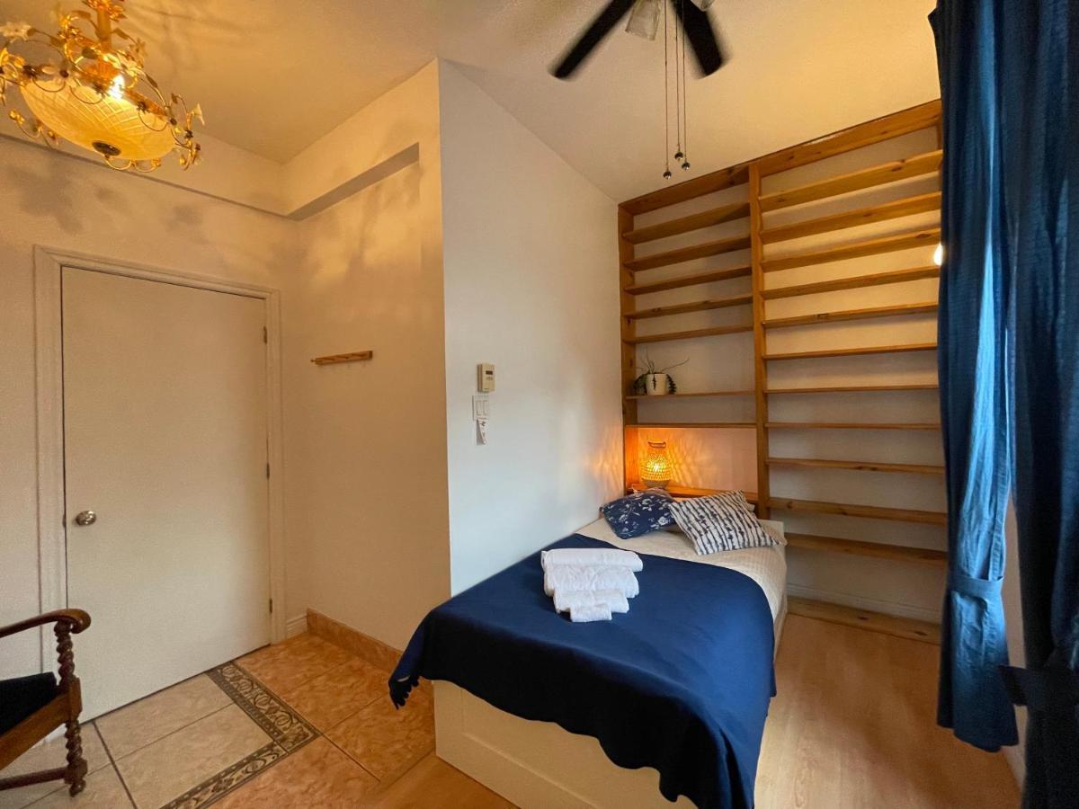 Chambres El Mediterraneo Rooms Монреал Екстериор снимка