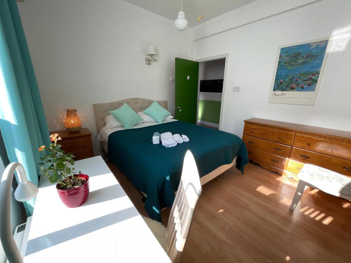 Chambres El Mediterraneo Rooms Монреал Екстериор снимка