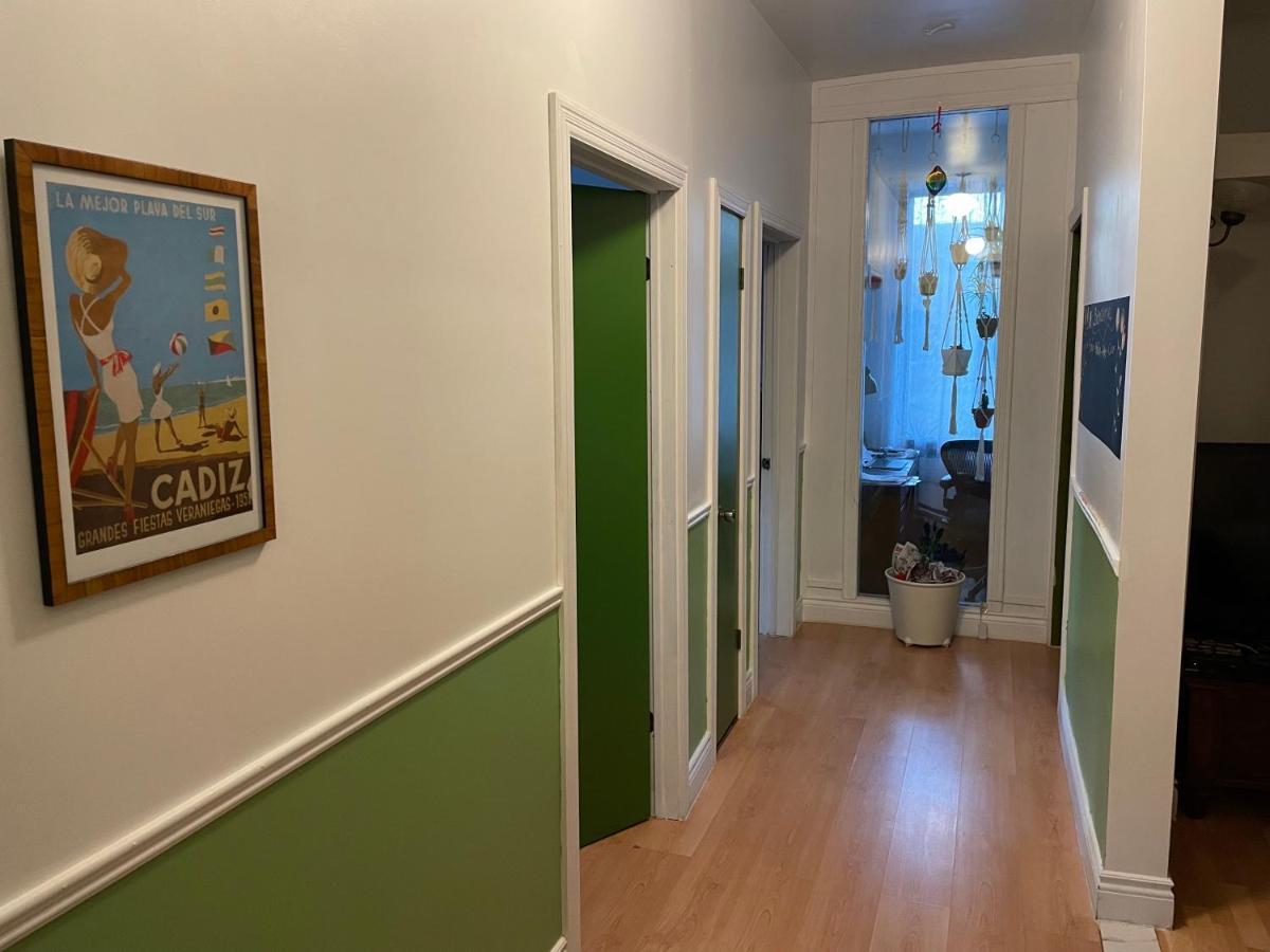 Chambres El Mediterraneo Rooms Монреал Екстериор снимка